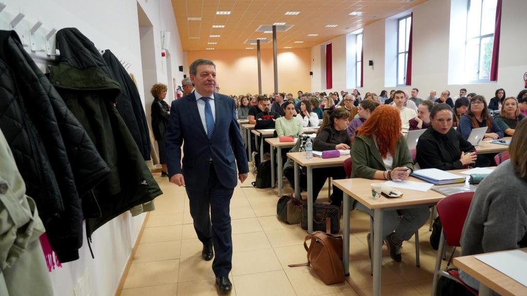 El consejero de la Presidencia, Luis Miguel González Gago, asiste al comienzo del curso para la constitución de la segunda edición de la bolsa autonómica de secretarios-interventores interinos para las entidades locales de Castilla y León.