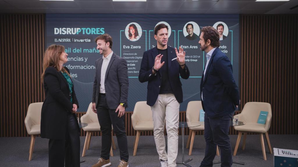 Los participantes en el encuentro comparten su visión de la digitalización del retail.