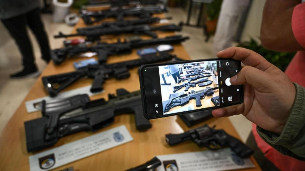 Armas de guerra intervenidas por la Policía Nacional a un grupo de delincuencia organizada.