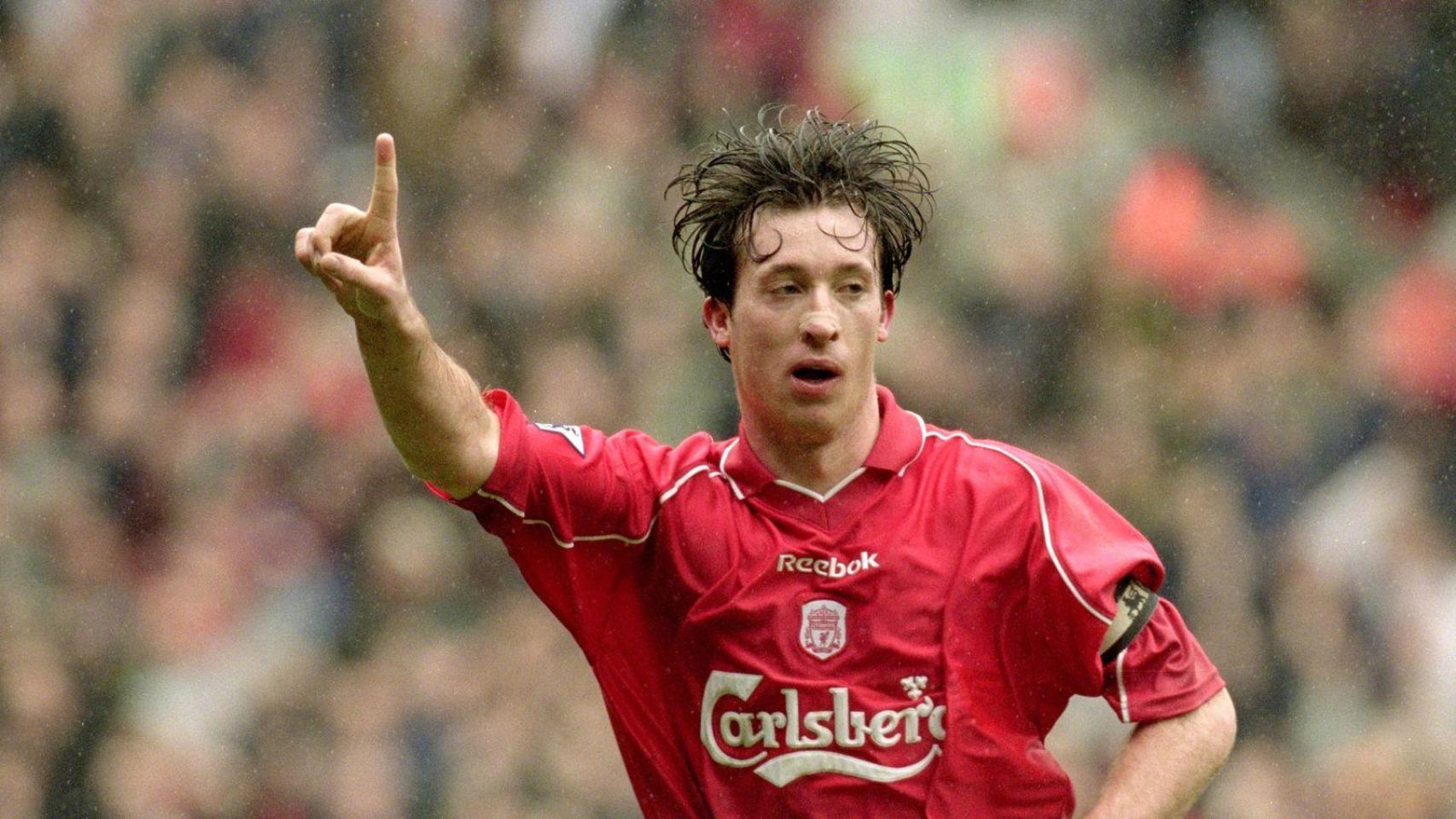 Robbie Fowler celebra un gol con el Liverpool.