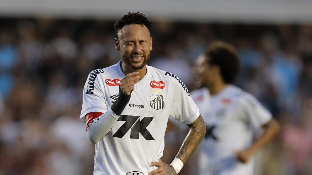 Neymar, durante un partido con el Santos.