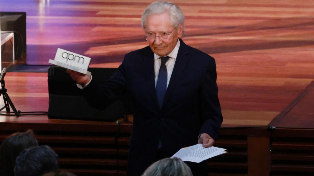 Fernando Ónega, durante la ceremonia de entrega de los Premios APM de Periodismo 2024, el pasado mes de mayo.