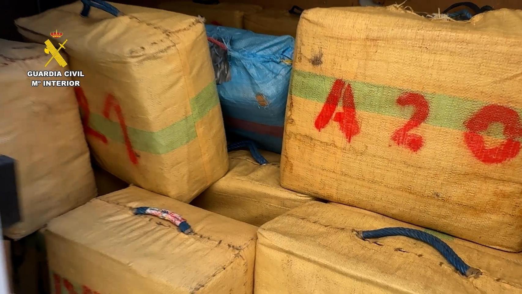 Hachís intervenido en Xàbia en la operación 'Maratón25'. Guardia Civil