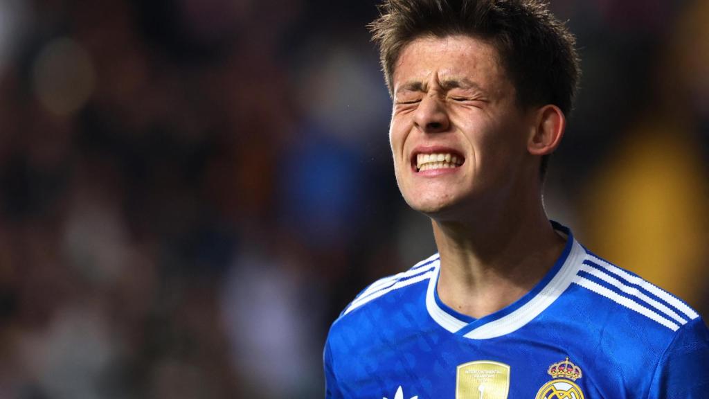 Arda Güler se lamenta por haber fallado una ocasión en el partido.