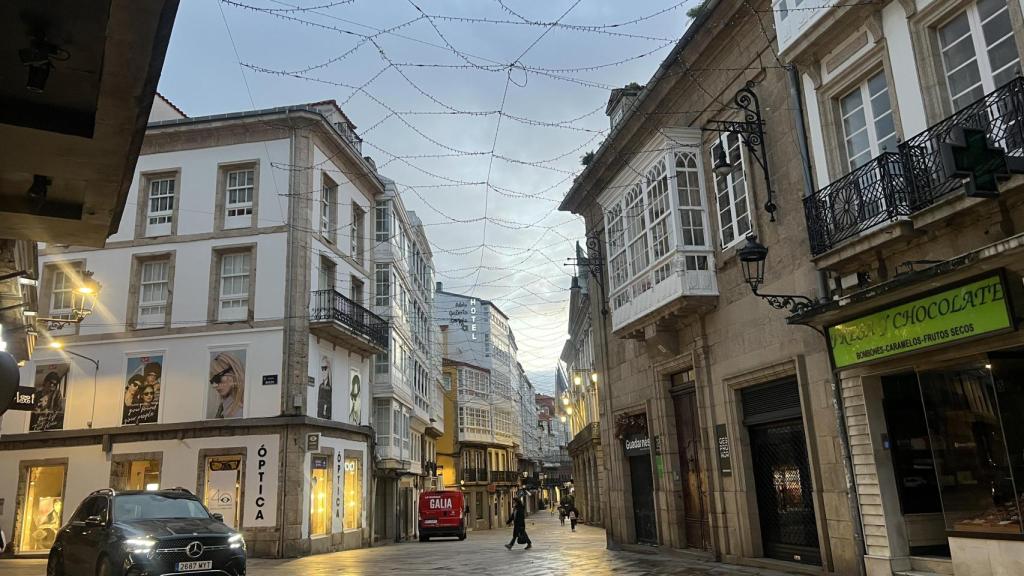 Imagen de una calle de A Coruña esta mañana.