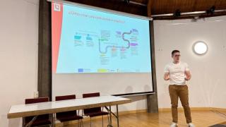 Charla sobre el funcionamiento de las OTC en el Centro Cívico Isaac Valero.