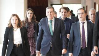 El consejero de Economía y Hacienda de la Junta de Castilla y León, Carlos Fernández Carriedo, a su llegada a su comparecencia de este lunes en las Cortes