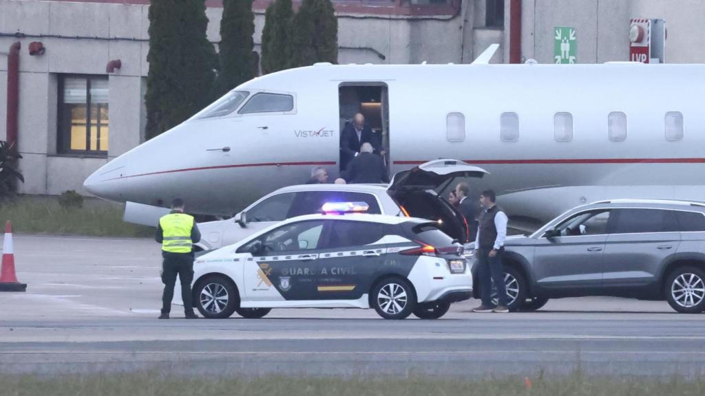 El Emérito abandona España.