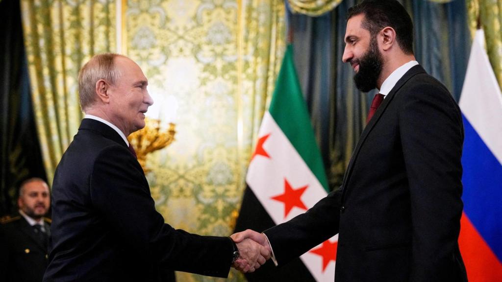 Russian President Vladimir Putin meets with Syrian President Al-Shahra in Moscow.
