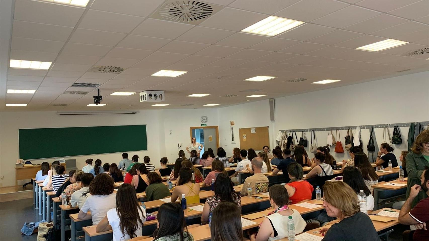 Opositores durante un proceso de acceso a la función pública.