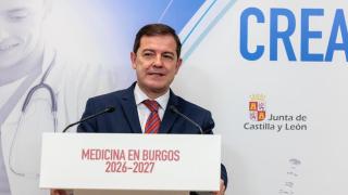 El presidente de la Junta de Castilla y León, Alfonso Fernández Mañueco, durante su intervención de este lunes en Burgos