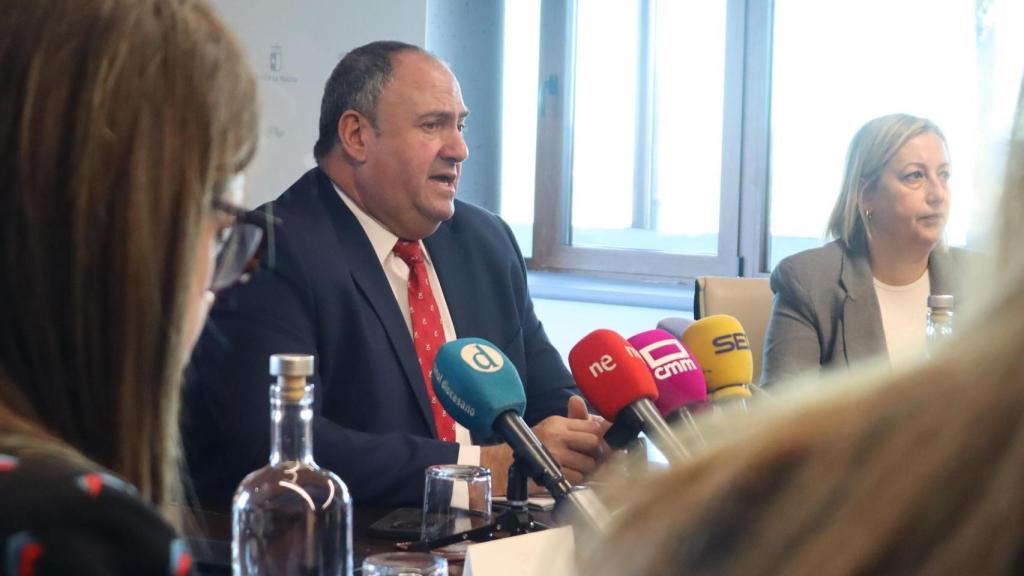 El consejero de Agricultura, Ganadería y Desarrollo Rural, Julián Martínez Lizán.