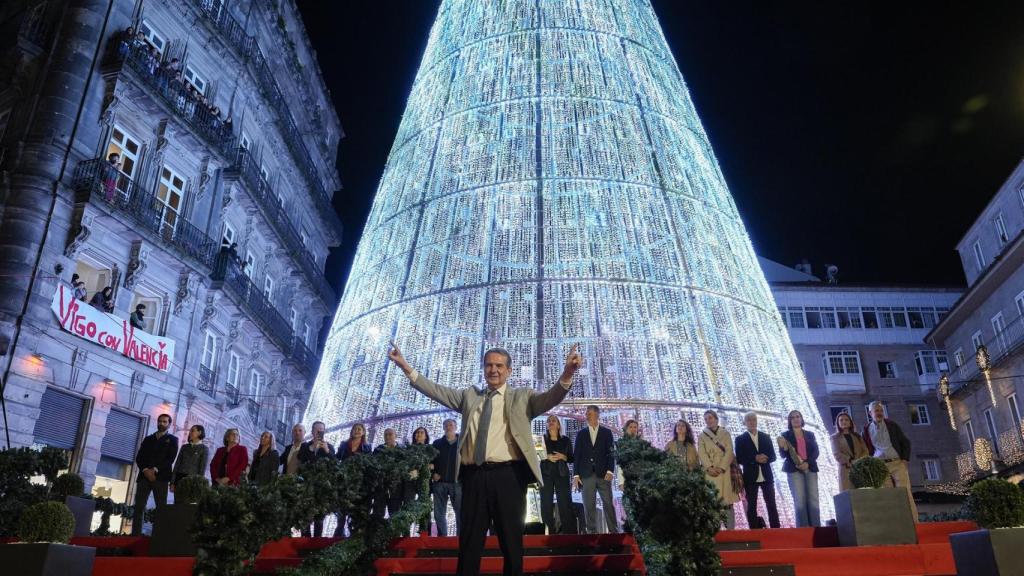 El alcalde de Vigo, Abel Caballero, durante el encendido de las luces de Navidad.