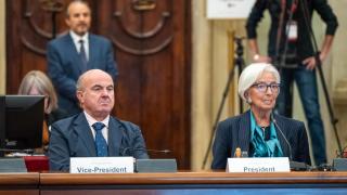 Luis de Guindos y Christine Lagarde, durante la última reunión del BCE en Florencia a finales de octubre