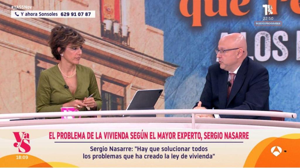 Sonsoles Ónega, presentadora del programa, y Sergio Nasarre, experto en vivienda.