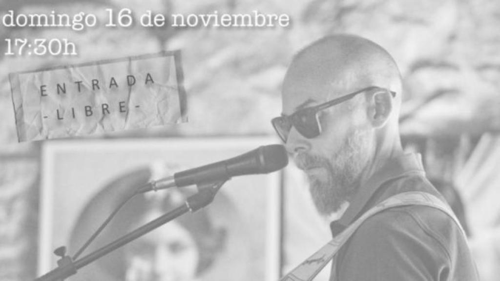 El periodista Fernando Bernácer durante uno de sus conciertos.