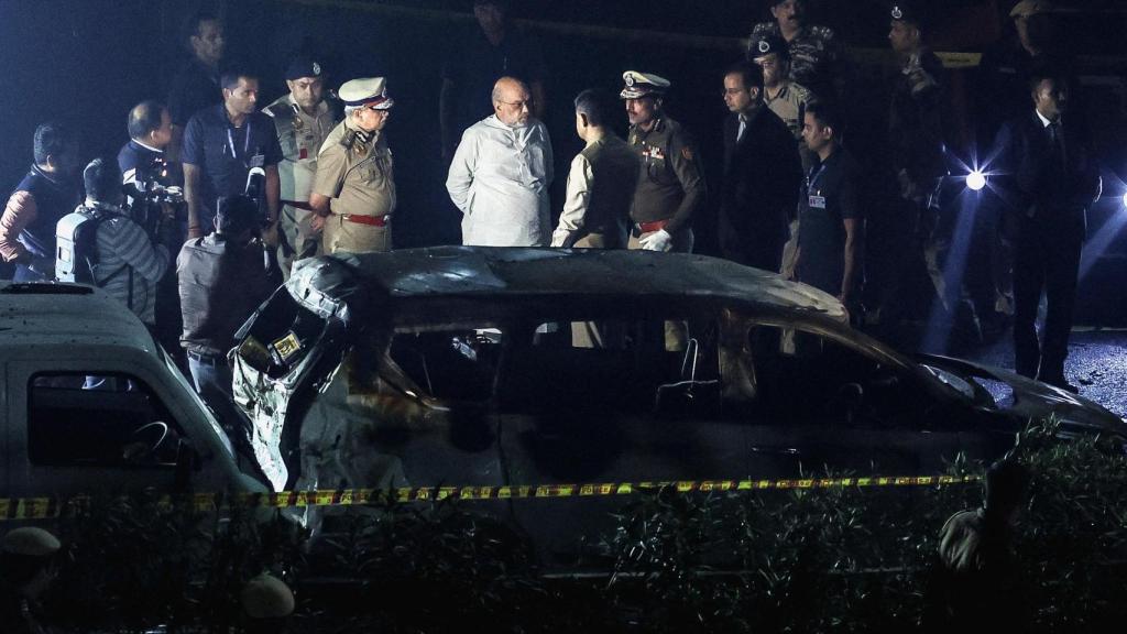 El ministro del Interior indio, Amith Shah, acude al lugar donde se produjo la explosión.