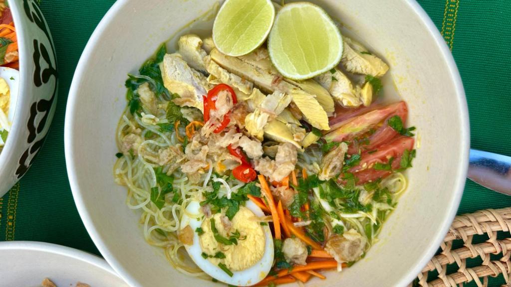 Soto Ayam, la sopa de pollo indonesia por excelencia.