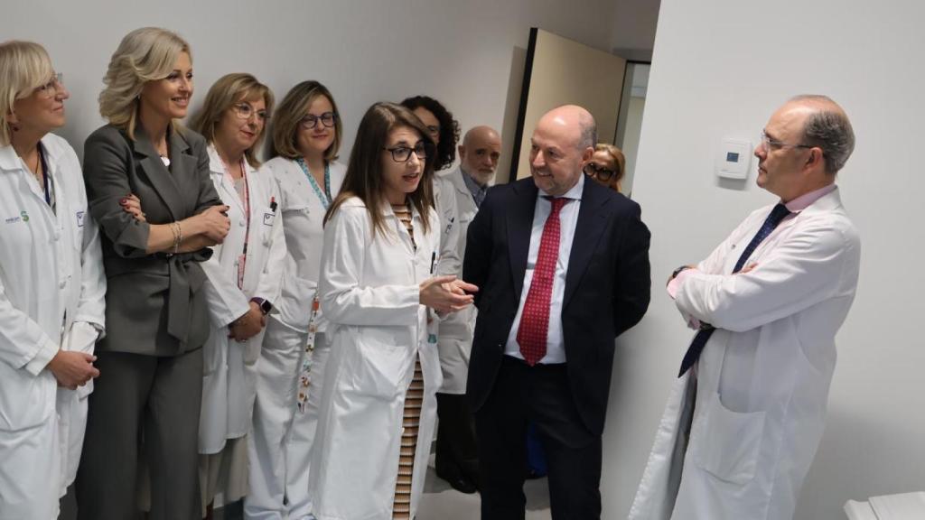 El director gerente del SESCAM, Alberto Jara, ha realizado hoy una visita al nuevo centro hospitalario.