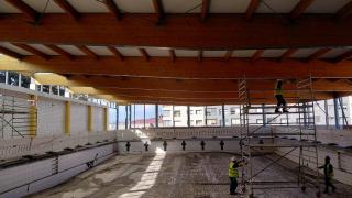 Obras en la piscina de Teis.