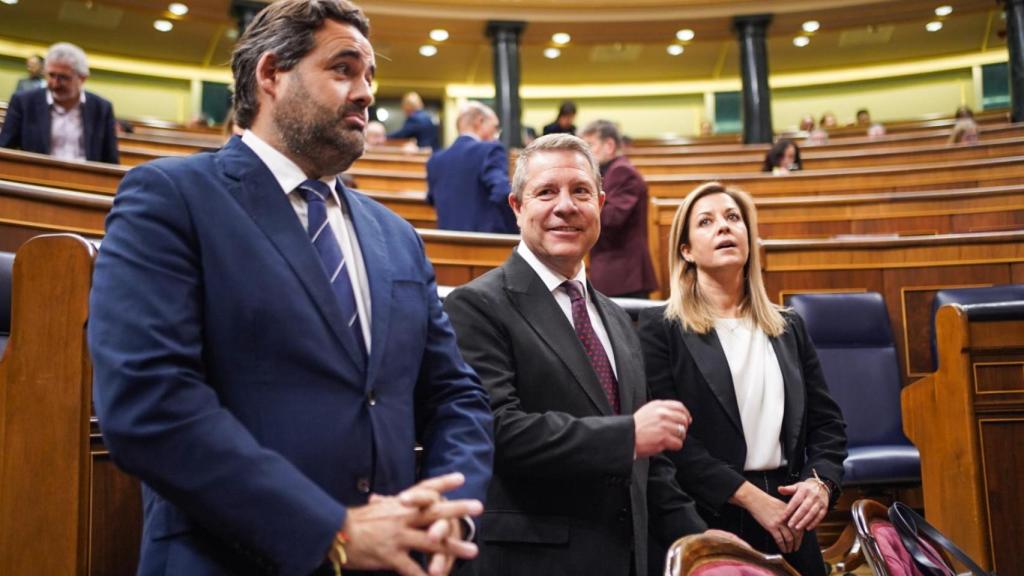 Paco Núñez, Emiliano García-Page y Ana Isabel Abengózar en el Congreso.