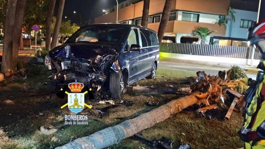 Estado en el que quedó el auto de Cayetano Rivera.