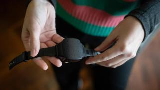 Pulseras de vigilancia.