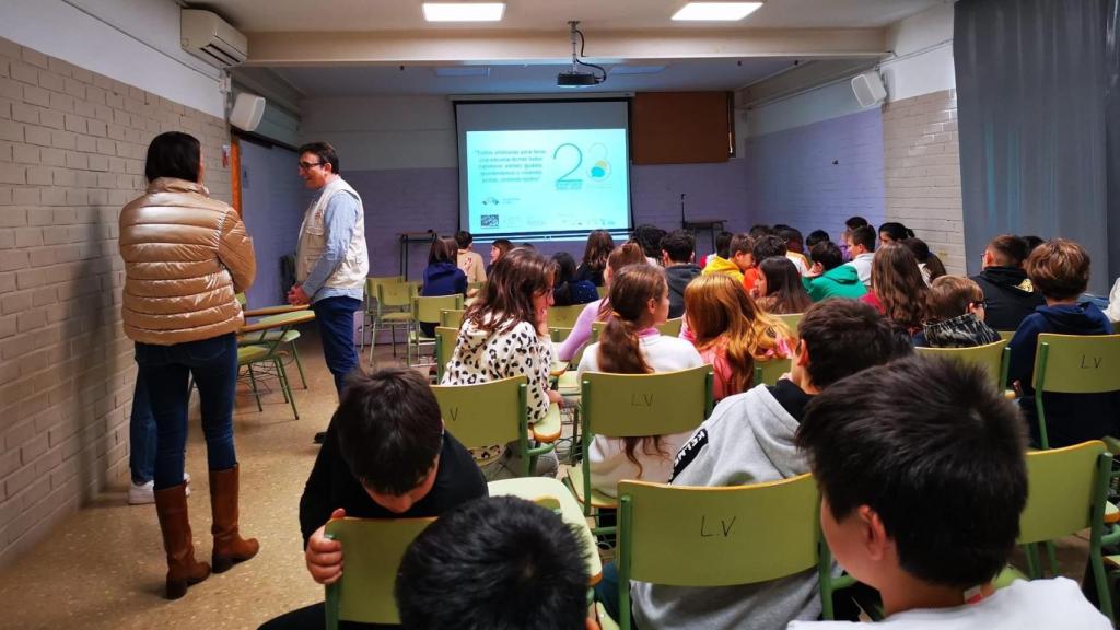 Una charla contra el acoso de Avalcae en un colegio, imagen de archivo.