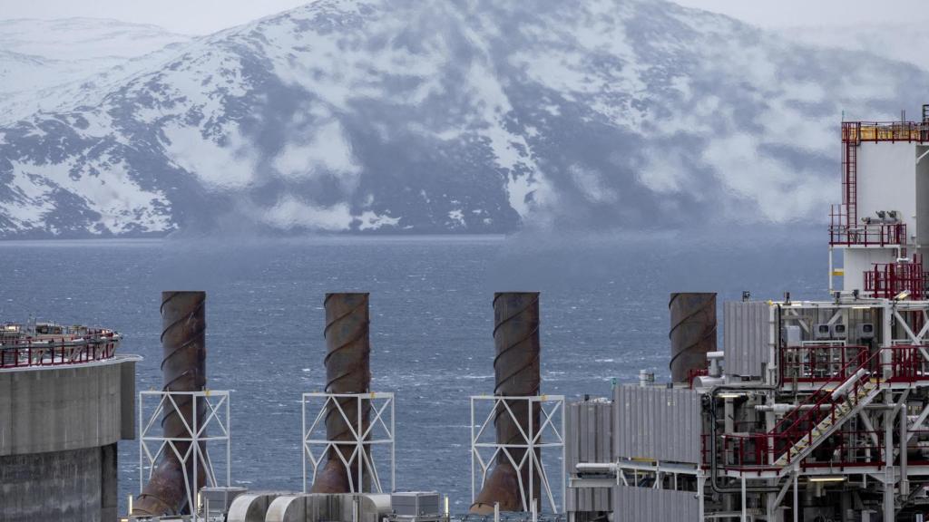 Emisiones en chimeneas de una planta de gas natural licuado en Noruega.