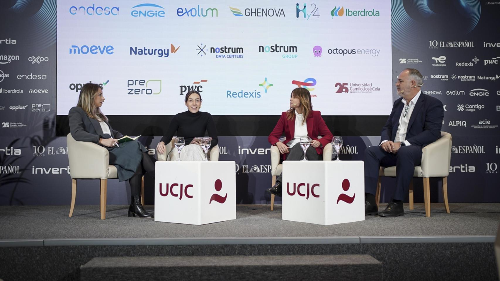 Imagen de la mesa redonda  'Desarrollo de los gases renovables (gases verdes, hidrógeno y biometano) para impulsar una energía de transición', en la segunda jornada del II Observatorio de la Energía 'Competir y descarbonizar: la nueva ecuación energética en España'.