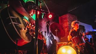 Guadalupe Plata tocando en La Cueva del Jazz