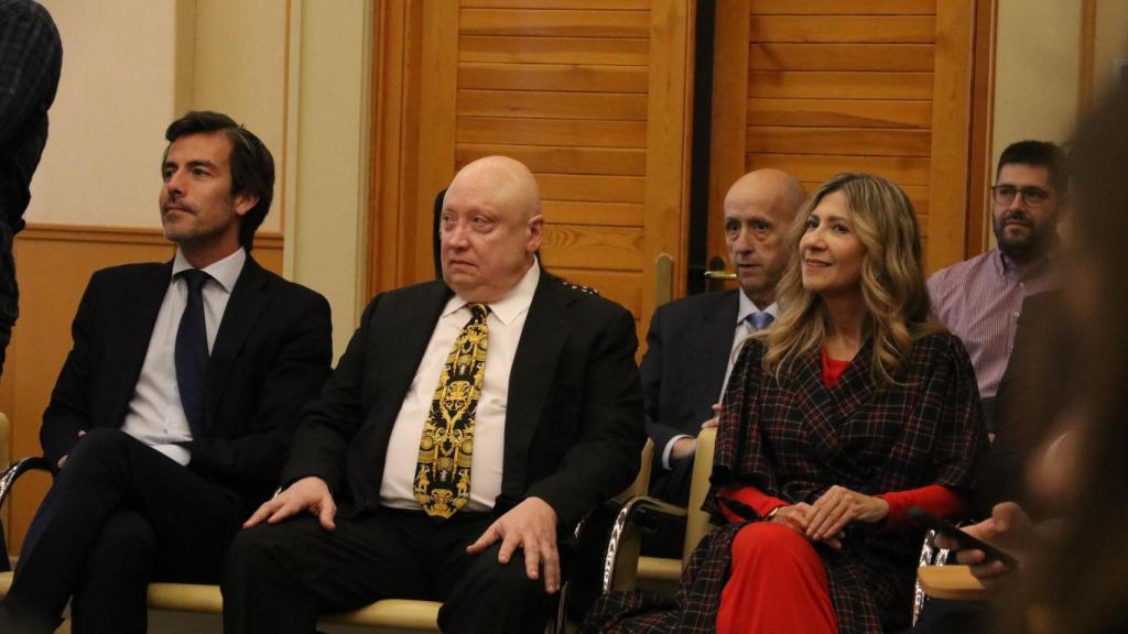Fernando Samper, dueño de Forestalia, junto a la vicepresidenta de Aragón, Mar Vaquero