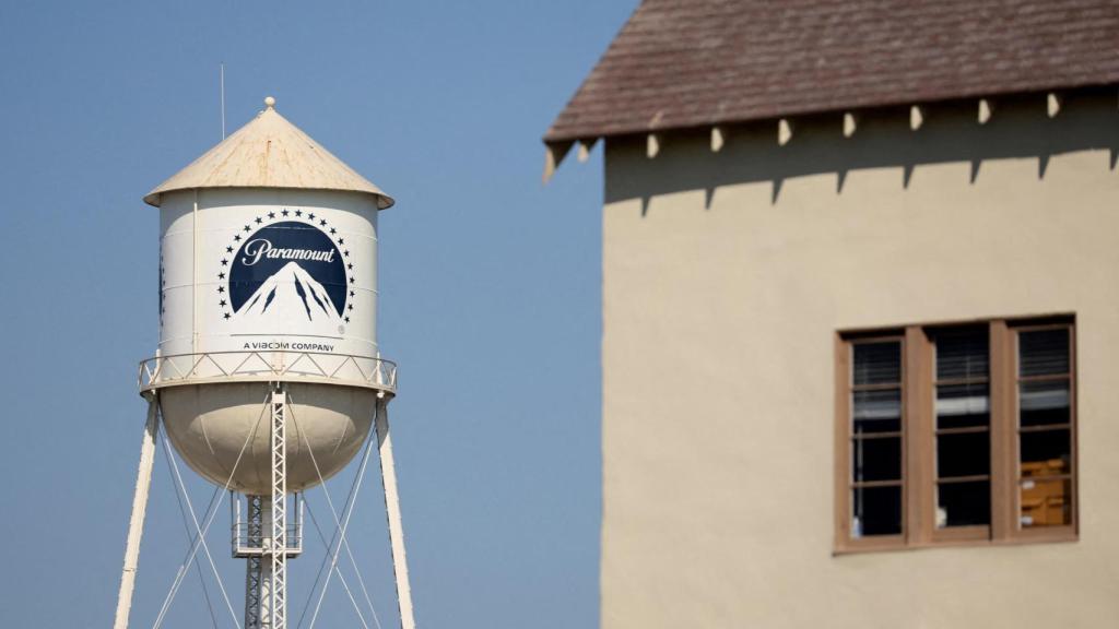 Imagen de un tanque de agua del estudio de Paramount Global en Los Ángeles, California.