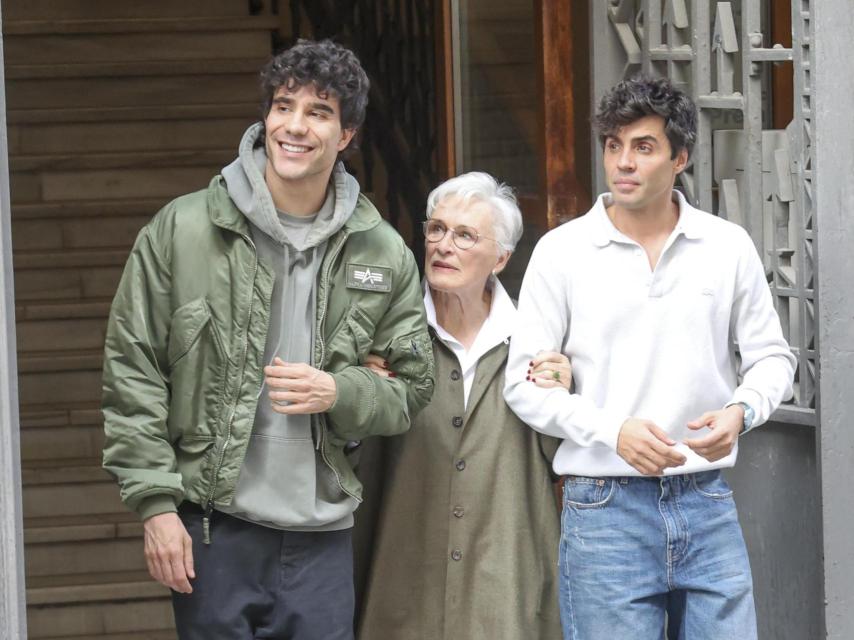 Los Javis con Glenn Close en Madrid.