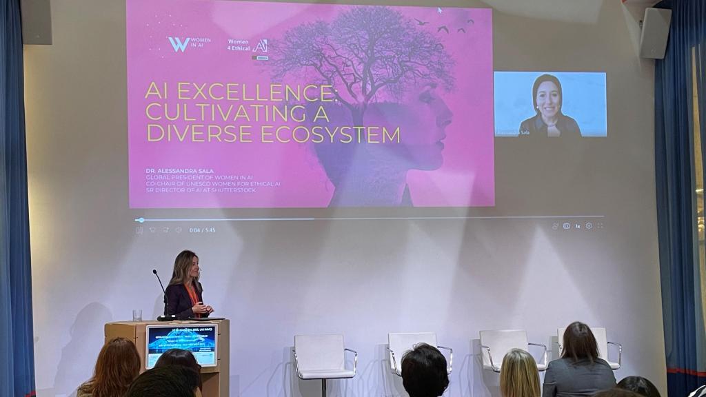 Intervención de Alessandra Sala en la apertura del evento en Valencia el 12 de noviembre.