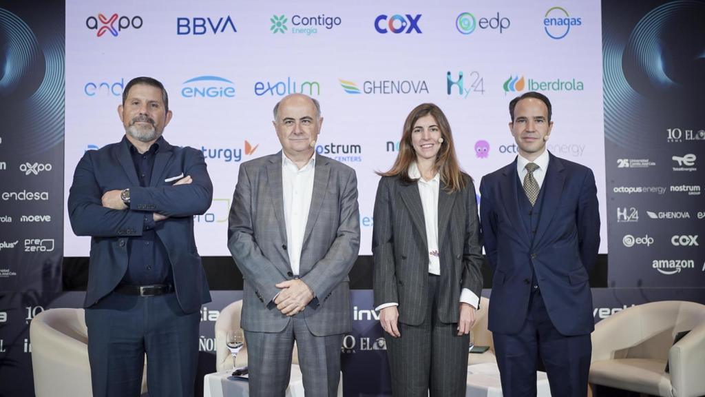 Jesús Gil, director de Hidrógeno de Enagás; Amir Sharifi, Comex member & Strategy of Hy24 lead and head of MENA, UK and Southern Europe y Karla Ceño, directora ejecutiva de Financiación de Proyectos de Energía y Cleantech de BBVA.