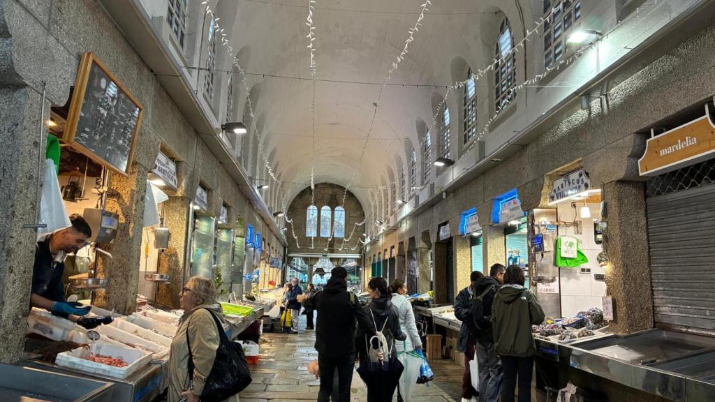 Los centollos vuelven al Mercado de Abastos de Santiago: poca cantidad y aumento de precio