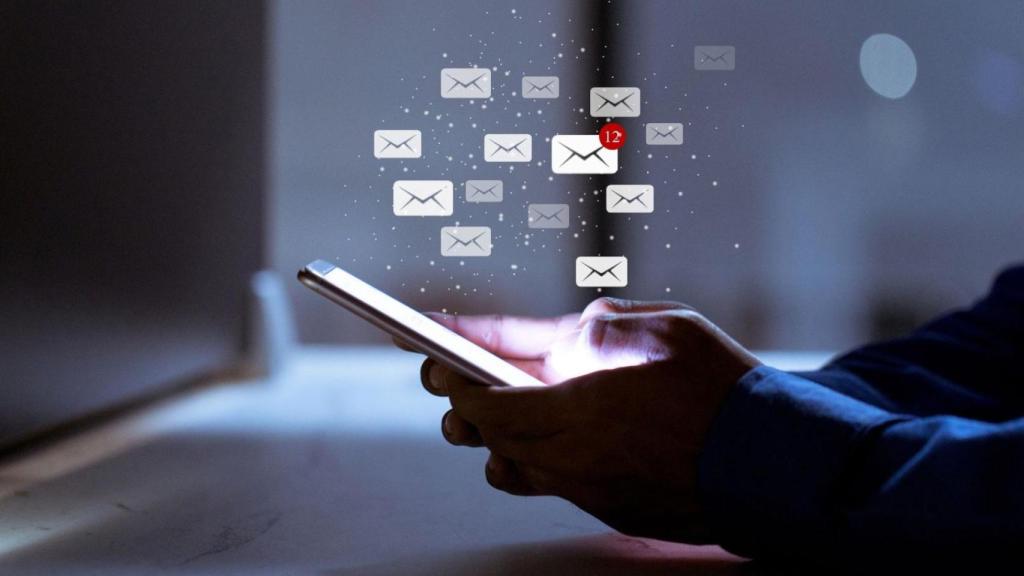 El 'buromail' ofrece una capa extra de seguridad que un burofax jamás podrá entregar: añade cifrado automático de contenido, cumpliendo con la Ley de Protección de Datos.