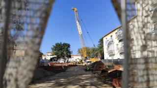 Imágenes de la llegada de la obra del Metro de Málaga a la calle Eugenio Gross.