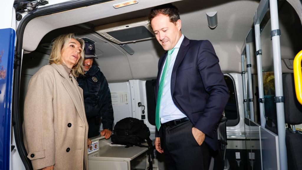 El alcalde Carlos Velázquez y la vicealcaldesa Inés Cañizares presentaron hace unos días las nuevas dependencias móviles.