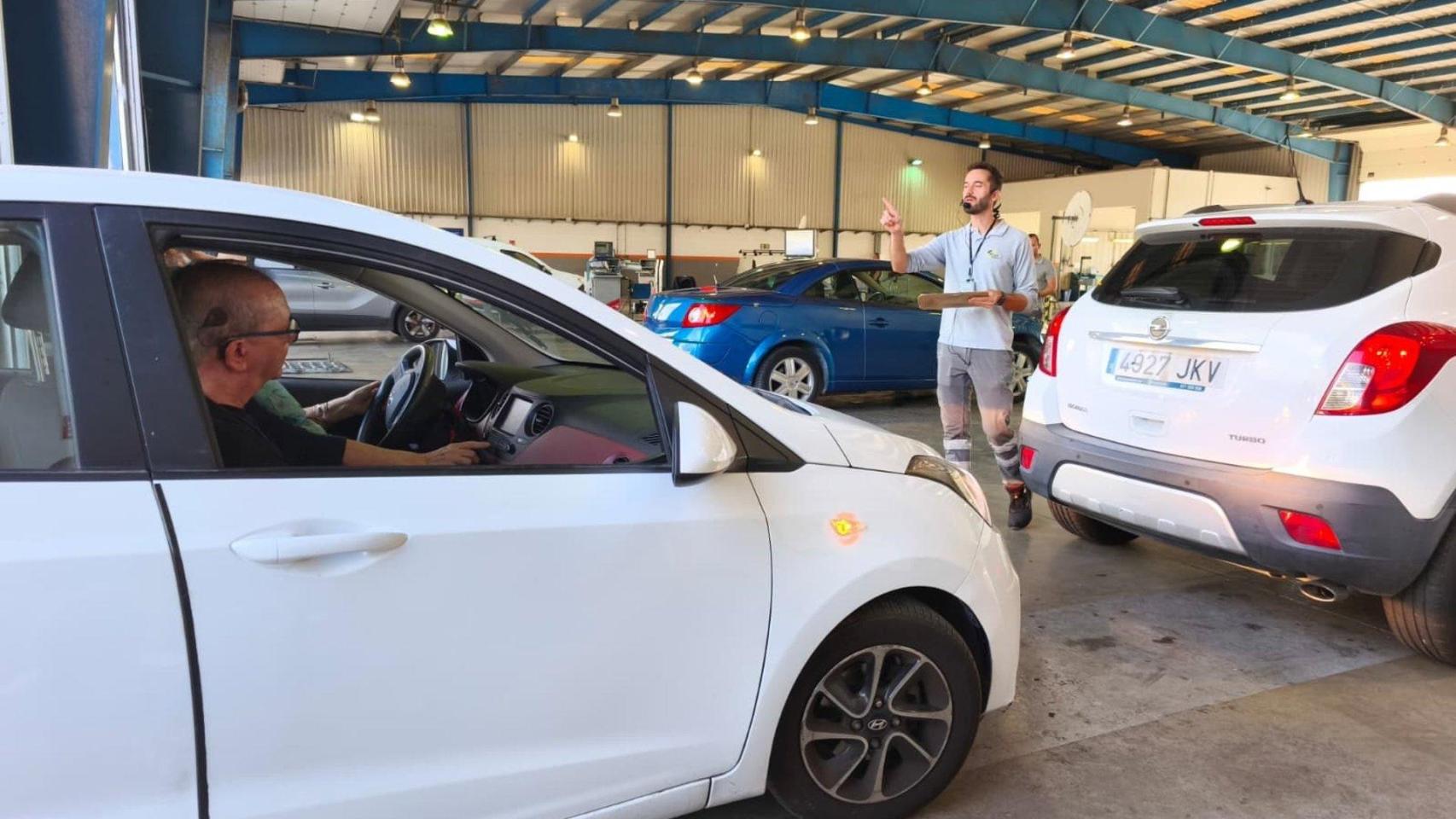 A menudo, los conductores no revisan adecuadamente el sistema de alumbrado de su vehículo antes de la ITV, lo que resulta en rechazos.