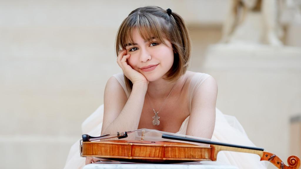 Retrato de la artista en el Museo del Louvre de París.