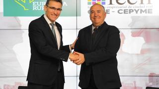 Firma convenio director general de Eurocaja Rural y presidente de FECIR.