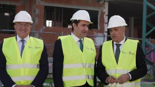 Carnero, Suárez Quiñones y Canales en la calle Mieses