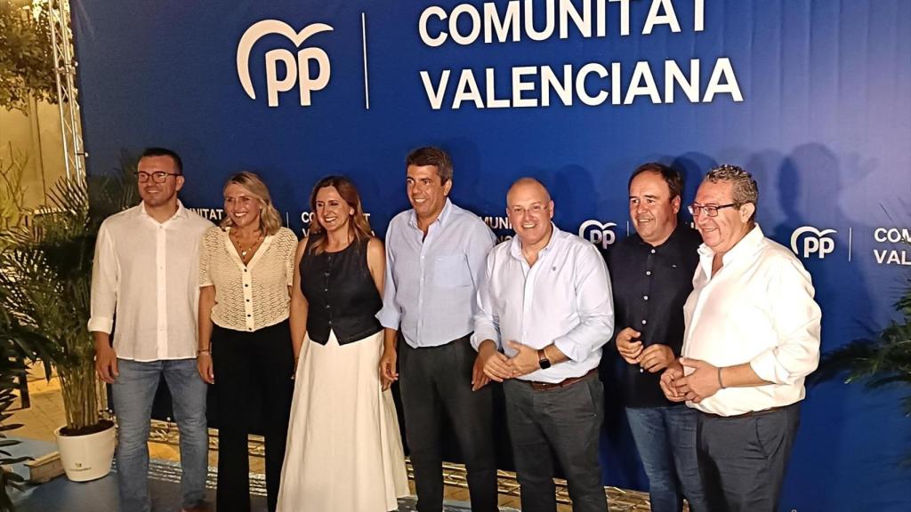 Los presidentes provinciales del PP, junto a Tellado, Mazón, Catalá y Pérez Llorca en la cena de inicio de curso. PPCV