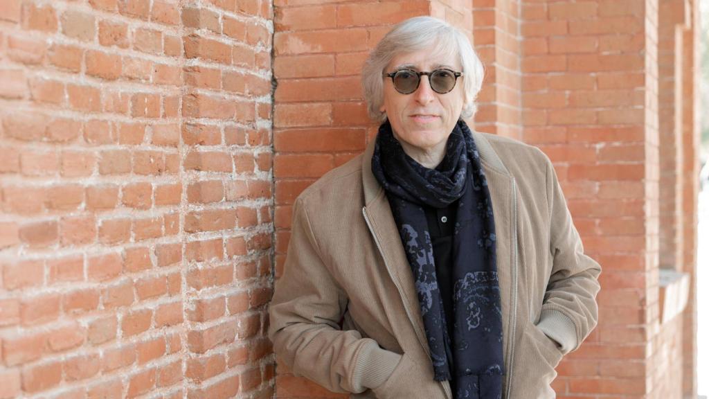 Trueba nos recibe por Canillejas, su barrio.