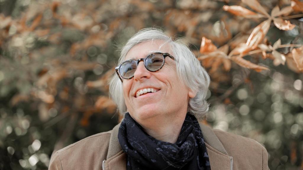 Trueba habla sobre las soledades que deciden hacerse compañía en 'Siempre es invierno'.