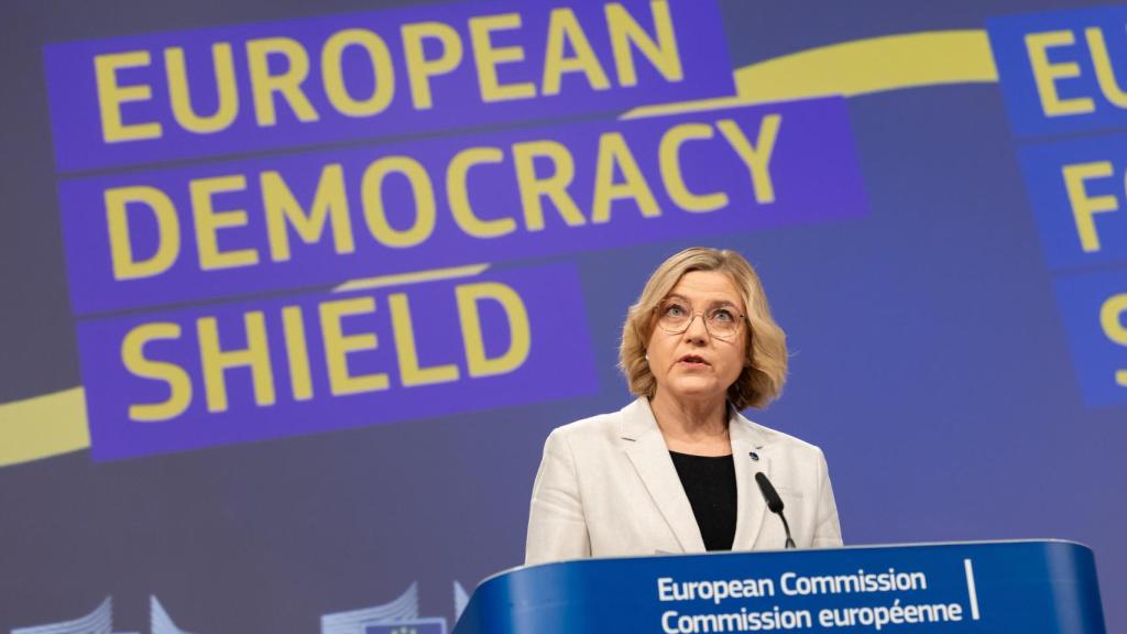 La vicepresidenta de la Comisión responsable de Soberanía Digital, Henna Virkkunen, durante la rueda de prensa de este miércoles