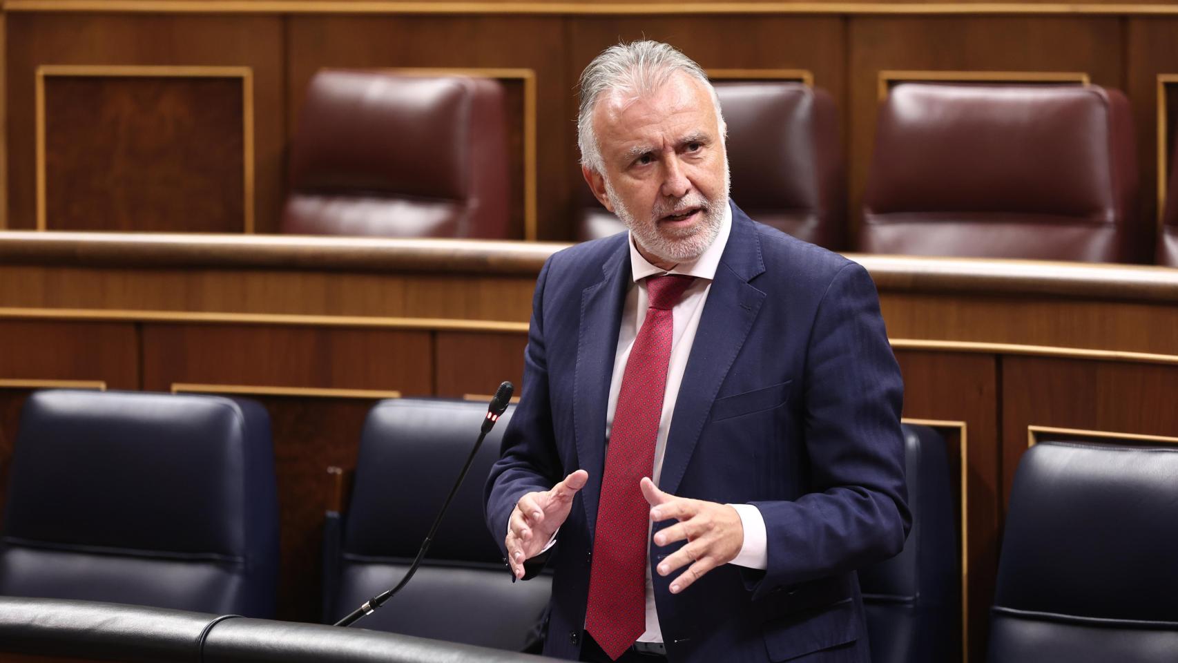 El ministro de Política Territorial y Memoria Democrática, Ángel Víctor Torres, en el Congreso de los Diputados