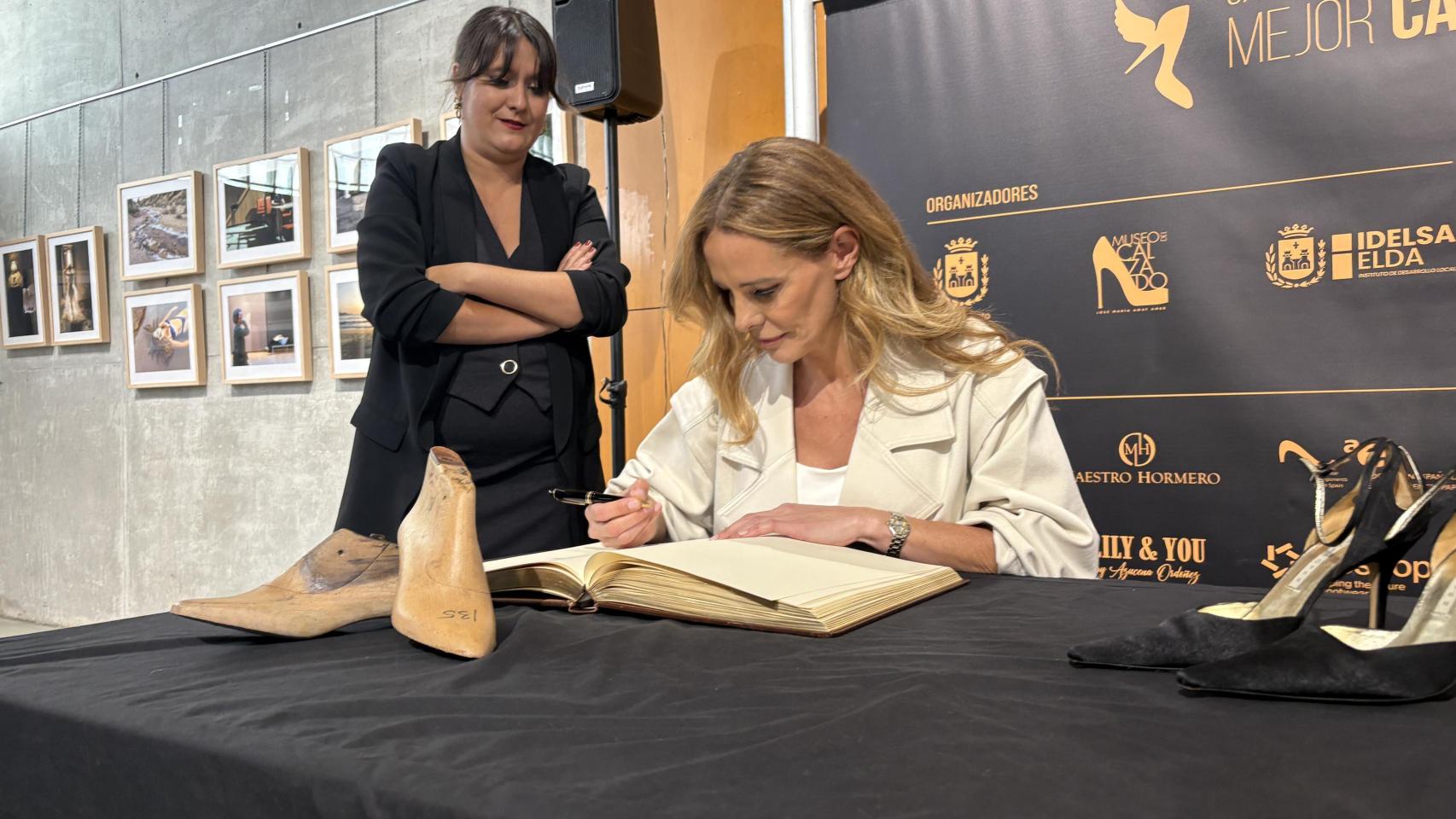 Paula Vázquez en el Museo del Calzado de Elda
